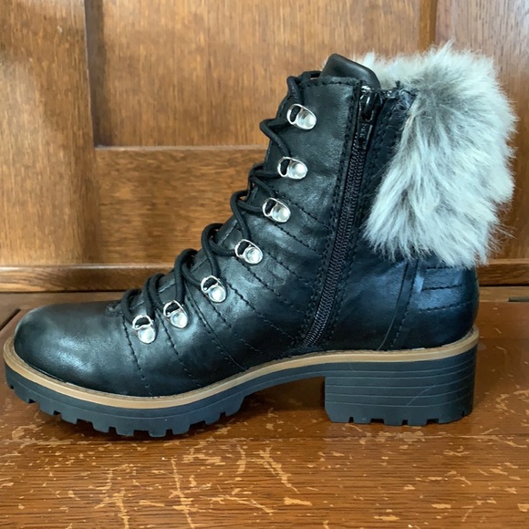 NEW Kari Blue Black Moto Boots With Heel and Faux Fur Trim - Picture 5 of 14